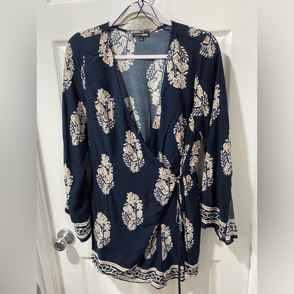 Fashion Nova women’s wrap romper, blue with design, size L, good condition